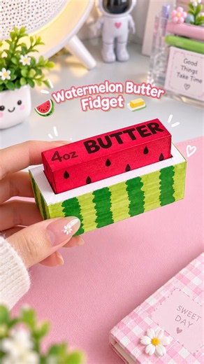 How to Make a cute🥰 VIRAL Watermelon fidget clicker SQUISHY! 😱#diy #squishy#shorts#trending #craft