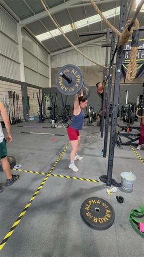 Power snatch from low blocks + snatch Complex + rope climbs #crossfit #motivación