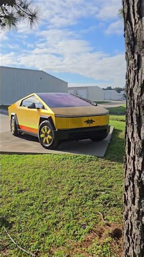 CyberTruck Wrap Color-Shift Reaction 😲 #carmodification #wrap #shorts