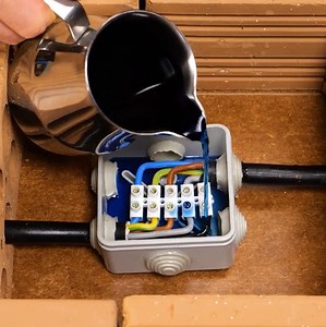 Inventive ways to connect cables and electric wires! | 5-Minute Crafts Play