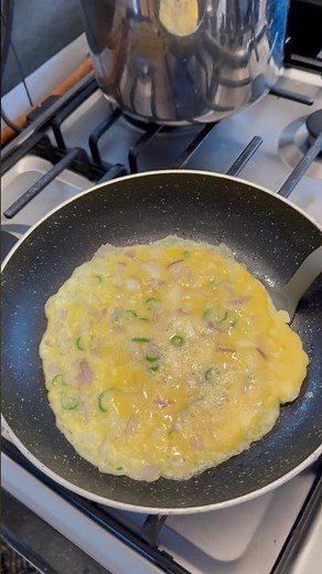 “Fluffy Omlet Recipe | 5-Min Breakfast Magic!” 🍳