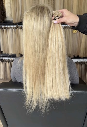 Traumhafte Blondnuancen mit Bonding Extensions