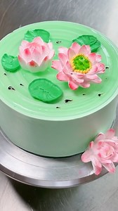 322K views · 4.3K reactions | Inspired by lotus flowers blooming season in summer, a gifted chef created a creamy cake featuring a vivid summer view and beautiful "lotus flowers" to whet people's appetites and entertain viewers. #SharedFuture10Years #TheNewSilkRoad #Delicacy #FunChina | China Plus Culture | Facebook