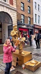 😀📷. #livingstatue