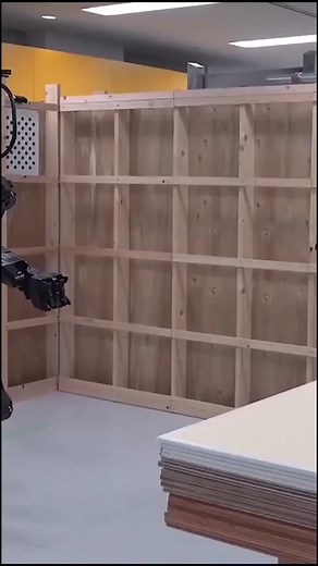 Incredible DIY Humanoid Robot Prototype Building Large Structures!