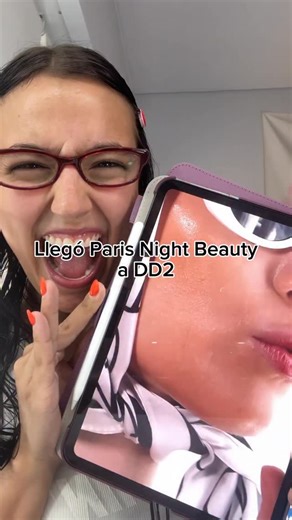 DD - 2 on Instagram: "💄✨ llegó Paris Night Beauty a DD2… y sí, vas a querer probar TODO. Texturas suaves, tonos que se adaptan a cualquier mood y ese acabado profesional que eleva cualquier look en segundos. Labios protagonistas, piel que se ve increíble y maquillaje pensado para acompañarte todo el día (y toda la noche también 👀). Si te gusta maquillarte fácil, rápido y con resultados pro… esta línea es para vos. 🔥 ya disponible en DD2 ¿qué producto vas a probar primero? #dd2 #makeup #maquil