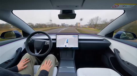 Tesla’s support page now features a new video showing how FSD (Supervised) works in the Netherlands.Here are the key points:✅ Driver remains responsible✅ Hands on the wheel are not required✅ Short quiz before first activation✅ Maximum speed has 3 settings:• Manually adjust using the right scroll wheel• Set a margin relative to the speed limit (percentage-based)• Enable contextual max speed (adjusts dynamically based on surroundings)✅ Driver monitoring appears similar to North America