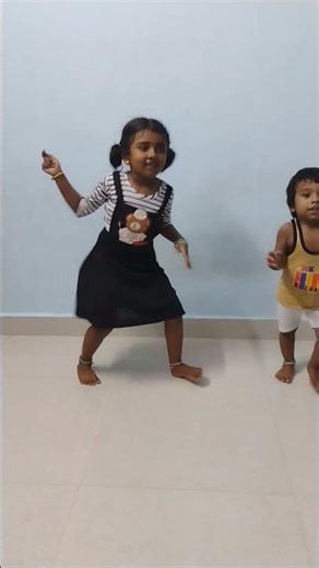 #youtubeshorts #dance #beautifulfolksong #ytshorts 💃 Latch 🤸 🪩 dance 🎶