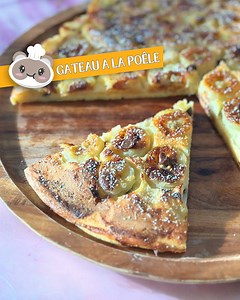 22K views · 271 reactions | Recette express de gâteau banane et chocolat, facile à réaliser ! Pour 6 personnes : 100 gr de fromage blanc 2 œufs 70 gr de farine 1 càc de levure chimique 2 bananes 30 gr de pépites de chocolat 20 gr de beurre 40 gr de sucre (pour la pâte) 20 gr de sucre (pour les bananes) | Chocmiel cuisine | Facebook