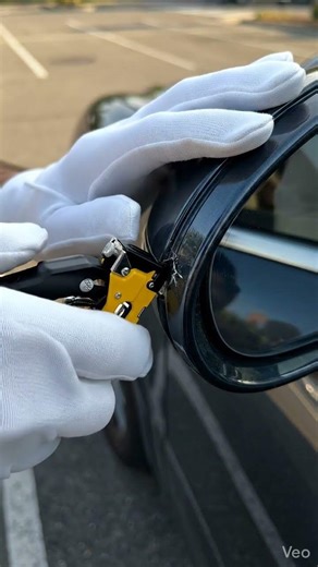 Tiny Staple Gun vs Porsche Mirror?! 😳#miniaturetools#staplegun#PorscheCayenne