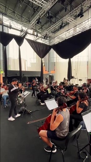 Esto es emocionante people!! 🥺 No imaginan lo que se siente escuchar nuestras canciones así. 🎶🎻