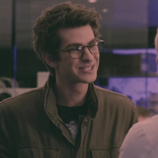 Peter Parker's Iconic Glasses in Spider-Man Scene