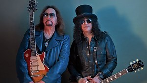 Ace Frehley and Slash on their love of the Les Paul, British blues-rock, and their unique approaches to the guitar