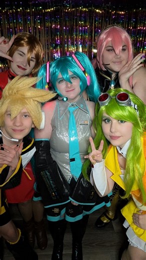 Mirai Idols on Instagram: "We are MIRAI! #vocaloid #vocaloidcosplay #twice #twicesong #hatsunemiku"