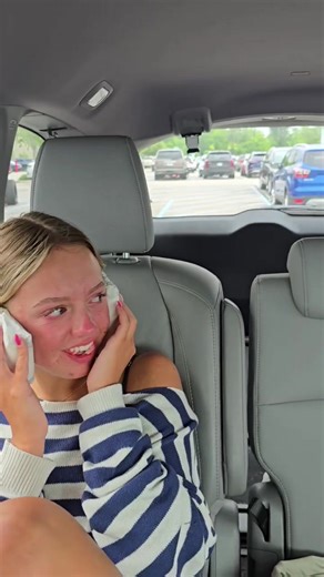 Siblings Discuss Wisdom Teeth Removal Experience