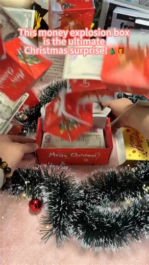 This is the coolest Christmas gift ever. These Gift Explosion boxes are amazing. And the setup is so simple. All you do is place a Bill and then place a box on top of it, and then you stack them up. And then once you have all of your bills stacked up, then you place it all in the box and then shut the lid of the box. And then to make it a little more fun, it comes with this little snowflake confetti that you can throw in. So when all the money goes everywhere, the confetti goes with it. Now all 