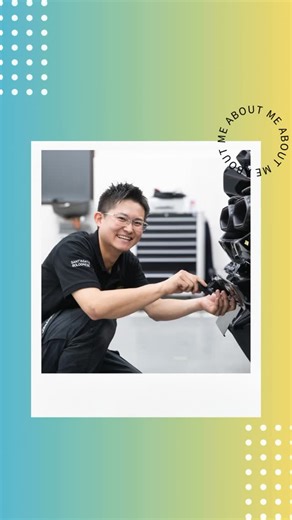 SKY GROUP/スカイグループ公式採用アカウント on Instagram: ". ＼【メカニックキャリアのリアル】 2025年入社 Kさんインタビュー／ 子供の頃から輸入車ディーラーで働くことが将来の夢でした。 特にランボルギーニは、圧倒的なデザインと高性能を誇るスポーツカー。 自身の知識や技量を高め、お客様に信頼される整備士として活躍したいと思い、SKY GROUPを志望しました。 ▶▷Kさんのコメント 憧れのランボルギーニに触れられる毎日が刺激的で、 先輩方に教わりながら少しずつ技術を身につけていく過程に大きなやりがいを感じます。 できなかったことができるようになった瞬間のワクワクが、私の原動力です。 SKY GROUPでは、 “車が好き”をキャリアに変えられる。 整備士として、次のステージへ。 気になった方は DM・LINEでお気軽にご連絡ください！ #skygroup #スカイグループ #新卒採用 #中途採用 #輸入車 #車好きと繋がりたい #工場見学 #整備士募集 #メカニック #スーパーカー #マクラーレン #マセラティ #ポルシェ #ベントレー #ランボルギーニ #