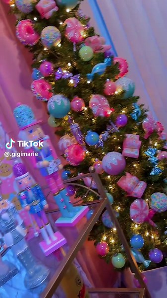 Creative Candy Christmas Tree Decoration Ideas