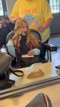 Come with us to get our hair done! Harper gets PINK HIGHLIGHTS! 💕😍 #hair@l‪@louisvillehairsalon‬