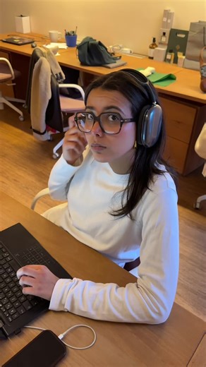 Et vous, vous faisiez quoi avant de travailler chez Magna Presse ? 🤣 #corporate #agence #paris #job