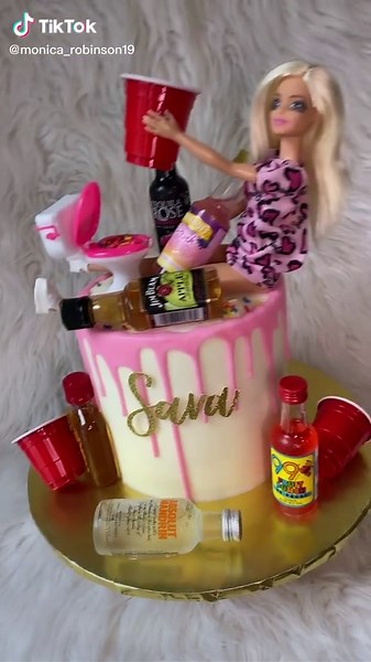 21st birthday cake 🍾 #drunkbarbiecake #fyp #foryou #21stbirthday #cmonbarbieletsgoparty #bakersoftiktok