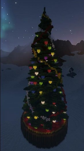 I Built the World’s Largest Minecraft Christmas Tree