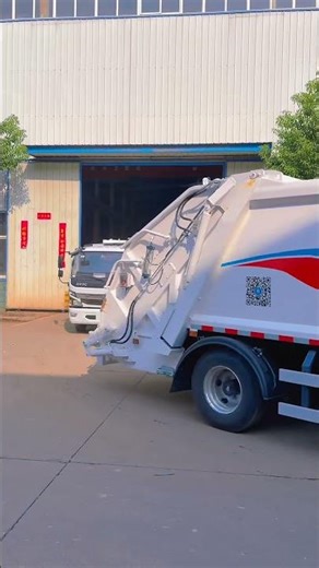 A batch of garbage compactor truck is ready to shipment If you need customized garbage truck contact