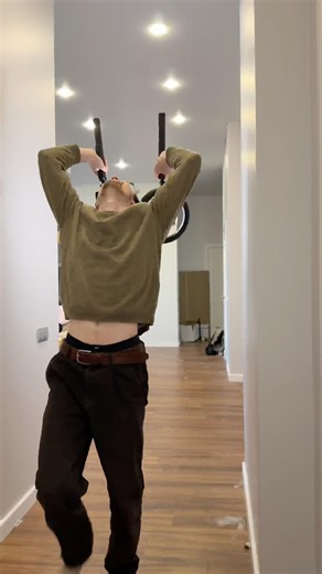 CEILING WALKING TUTORIAL🚶🏼‍♂️