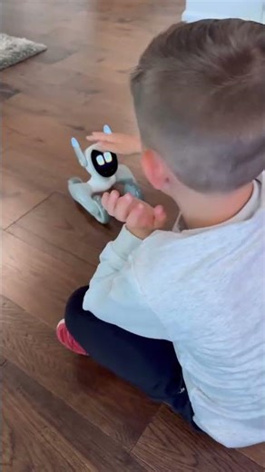 Meet Loona 🤖🐾 – the AI robot pet kids are OBSESSED with!