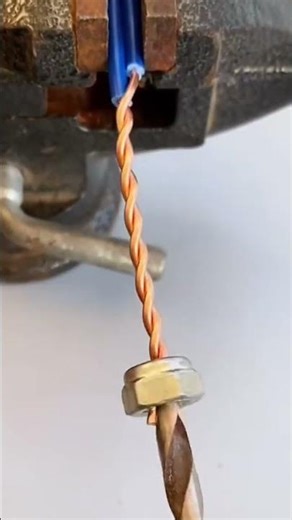 The Most Satisfying Way To Combine Multiple Copper Wires Together