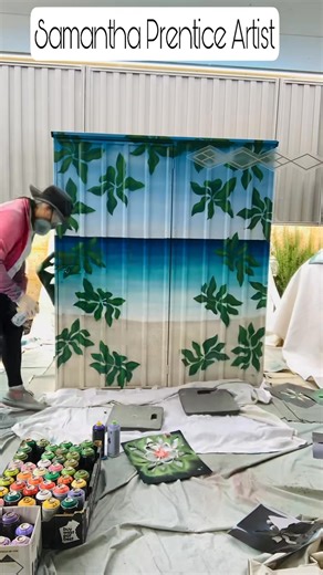 🩵BEACH SHED MURAL by Samantha Prentice. 🌼How cute is this little guy! 💜Belinda from Meadow Springs commissioned a beach mural with, purple hibiscus, magnolias, frangipani’s and a beautiful butterfly. 🌿$130 per M2 GST (min 13m2) www.facebook.com/muralcrelations | Samantha Prentice Artist