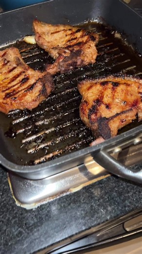 Delicious Ujeqe with Pork Chops Recipe