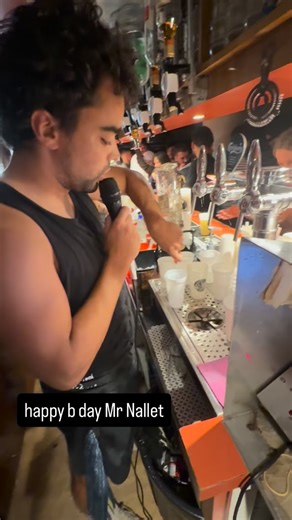 multitasking #jonnyhallyday | Dick's Sand Bar