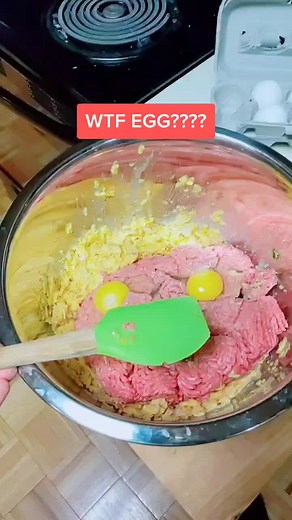 Well that's not something you see everyday....tho Google says it's safe... #wtf #cooking #egg #cookingfail #bizzare