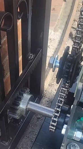 Curved sliding gate with rack pinion gate motor. | Abugig