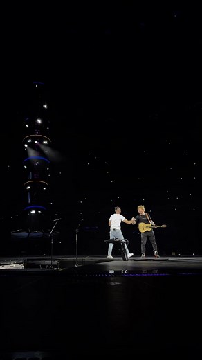 Live Performance with Antytila in Warsaw Featuring Ed Sheeran | Ukrainian Flag