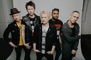 SUM 41 Frontman On DONALD TRUMP: 'He's Not My Kind Of Guy'