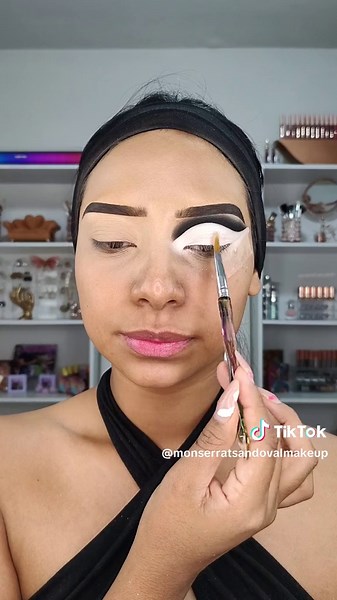 Tutorial de Maquillaje con Pañuelo para Cholas