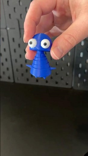 3D Printed Tiny Crouching R.E.P.O. Robot #repo #3dprinting