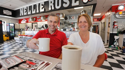 Jukeboxes, Elvis and soda fountains: Step back into the 1950s at new East Freetown diner