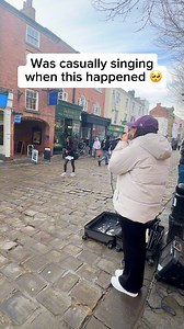 58K views · 1.8K reactions | She had a sore leg but still came over to tip me梁#fbreels2025ツ #facebookreel #public #reaction #busker #singer #onedirection #singing #heartbreak | Paige Leigh Official | Facebook