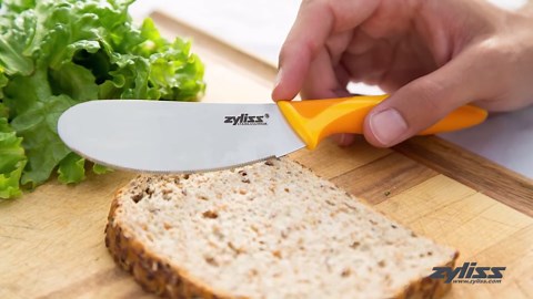 Zyliss Sandwich Knife & Condiment Spreader - Sandwich Spreader Knife for Butter, Cream Cheese, & Jellies - Butter for Bagels & Toast - Orange