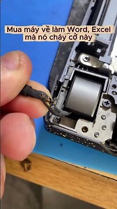 Laptop không lên nguồn?