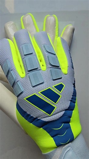 Predator Ice Cold Precision Goalkeeper Gloves