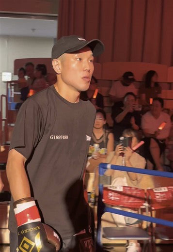 KNOCK OUT.55: 第5試合 選手入場