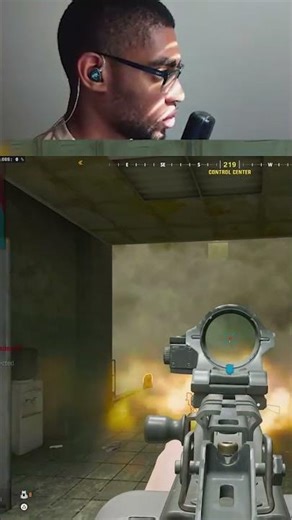 Building Siege: Epic Knife Kill & Weapon Grab! 💥🎮 #shorts