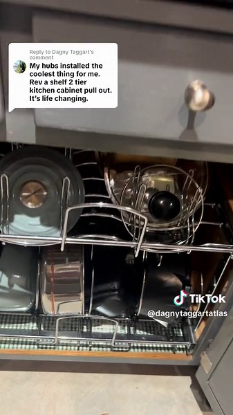 Innovative Kitchen Hardware for Pull-Out Shelves