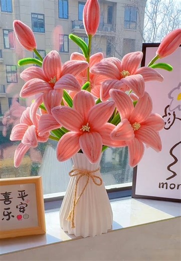 Dollar tree diy lily flowers tutorial #lily #flowers #craft #diyproject #diycrafts