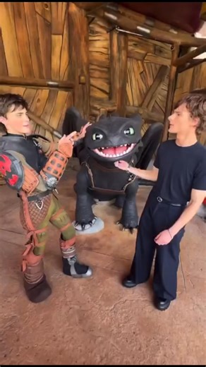 That incredible moment when Hiccup met Hiccup and Toothless had no idea what to do 😂 🐉 | Doctor Disney