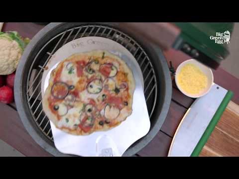 Big Green Egg Instructions - Working with the pizza stone